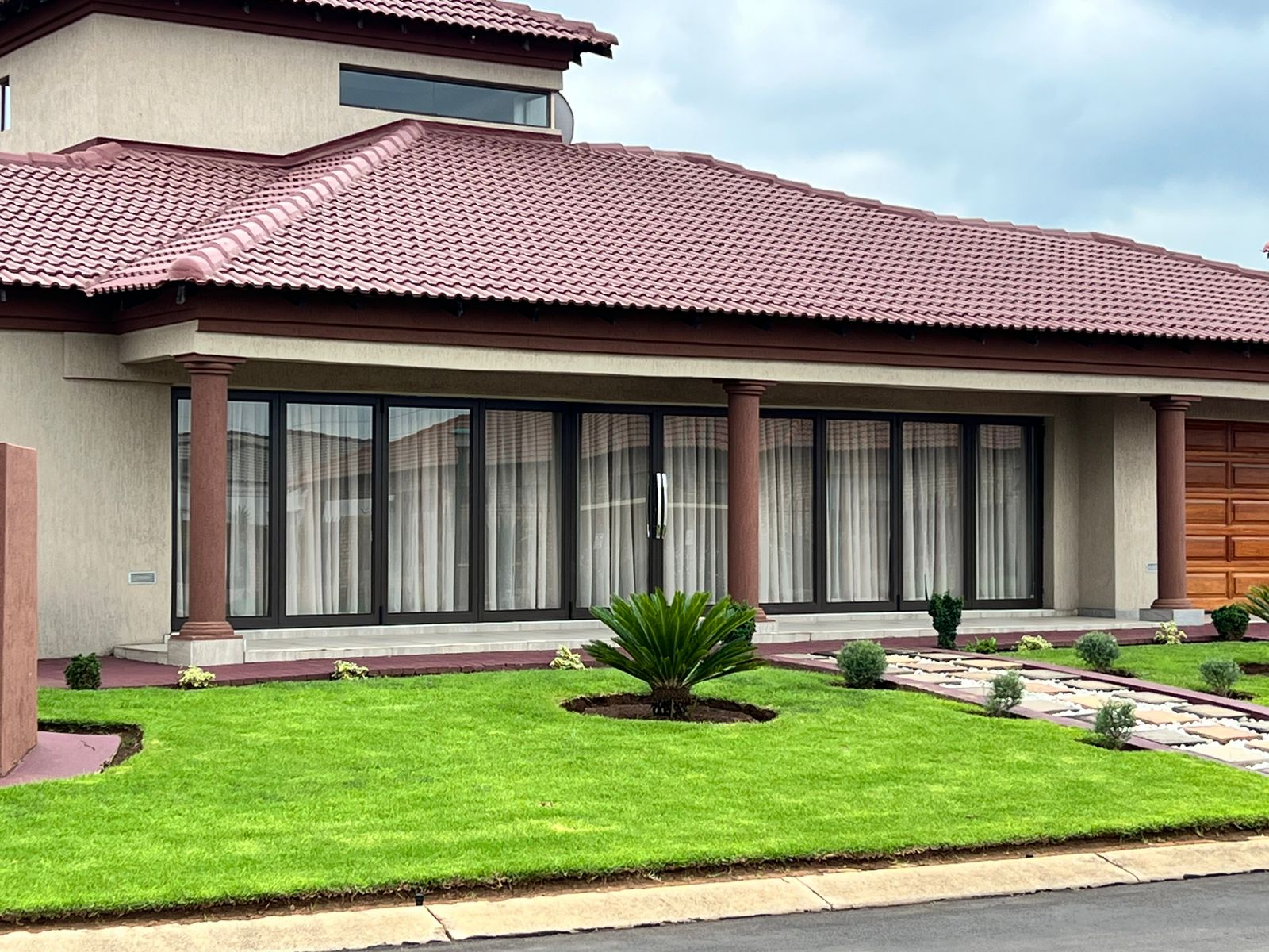 Large Aluminium Sliding Door